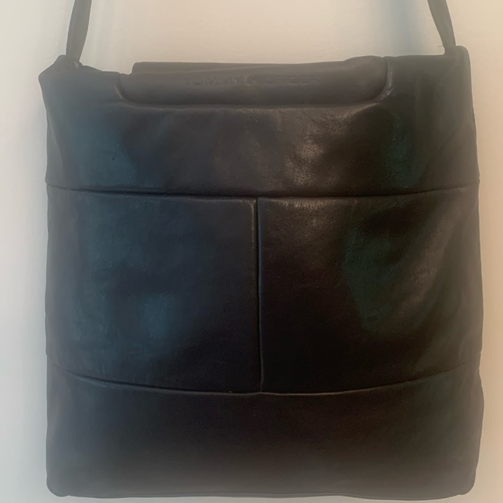 Vintage Tommy Hilfiger brown, soft, smooth genuine leather shoulder/crossbody